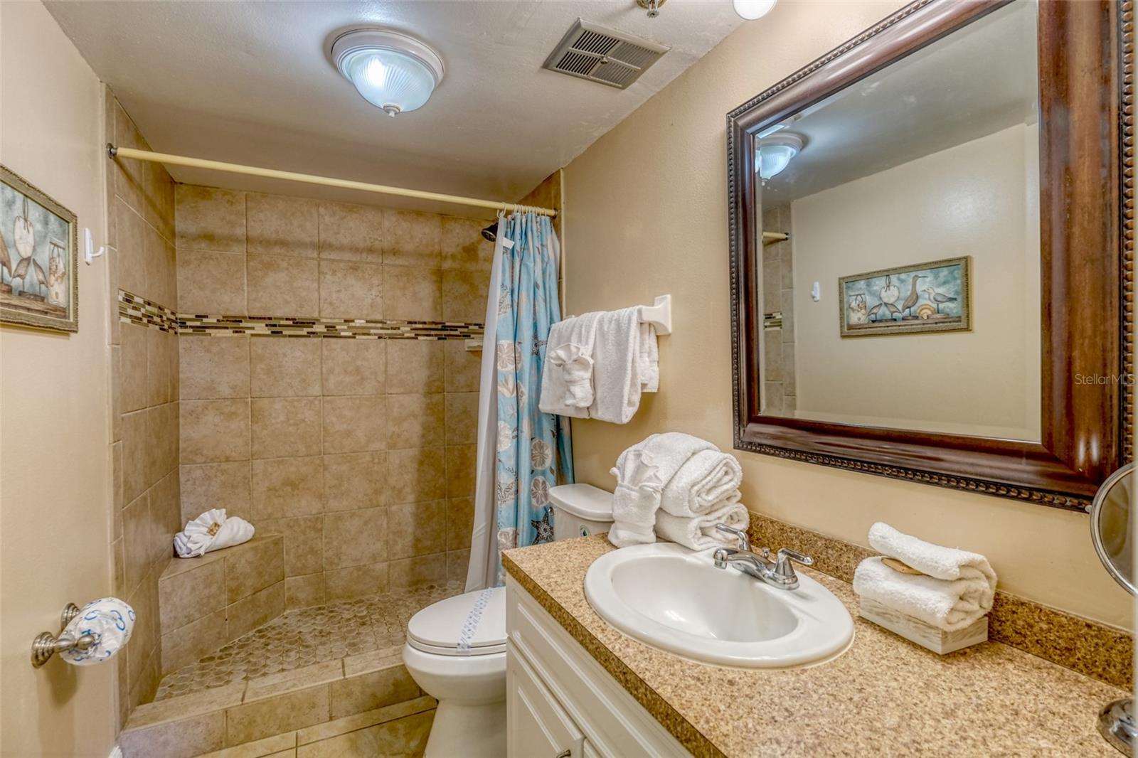 Image 29 of 49 For 18610 Gulf Boulevard 607