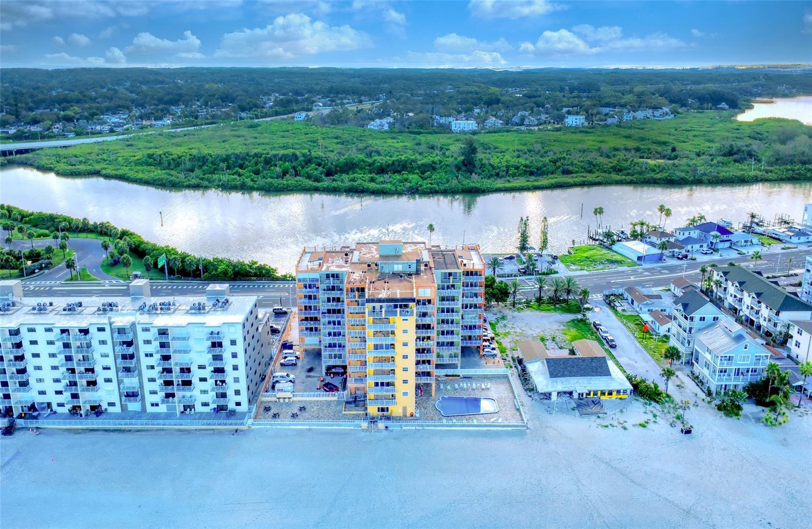 Image 44 of 49 For 18610 Gulf Boulevard 607