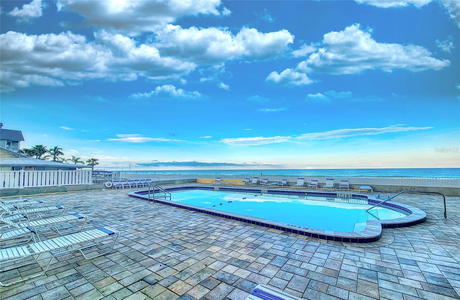 Image 46 of 49 For 18610 Gulf Boulevard 607