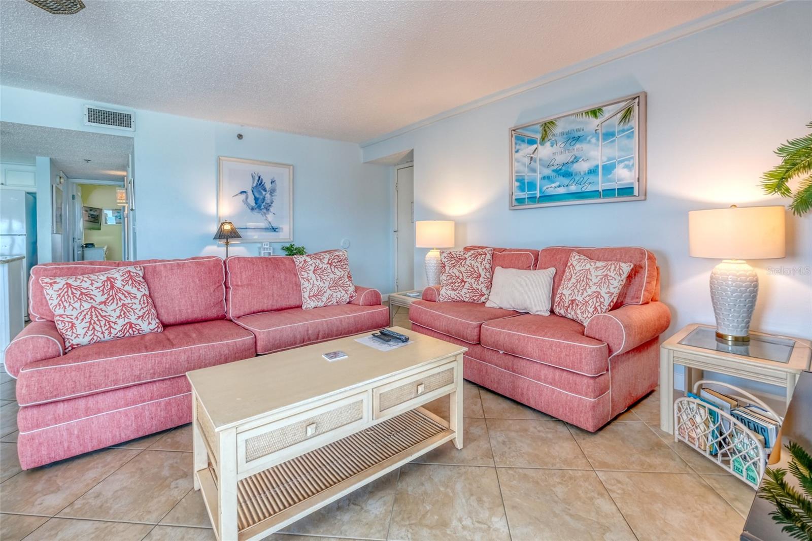 Image 7 of 49 For 18610 Gulf Boulevard 607
