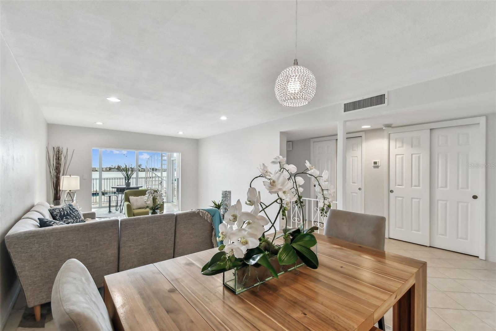 Image 11 of 28 For 800 Madonna Boulevard 2
