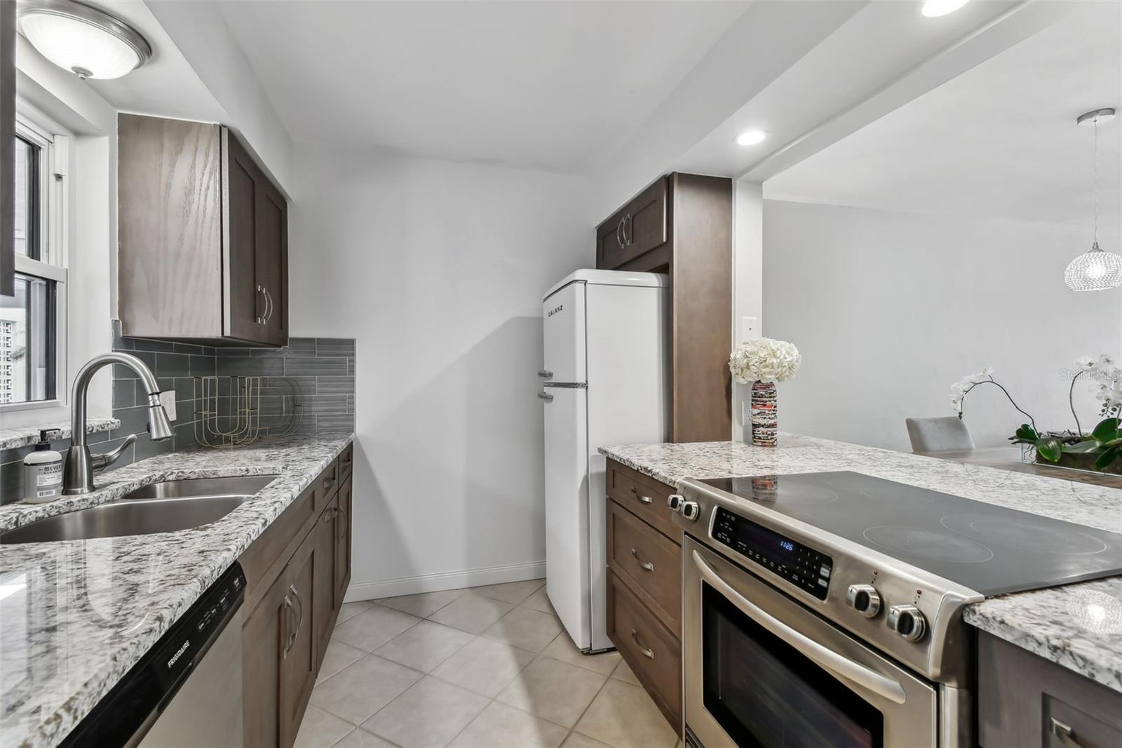 Image 15 of 28 For 800 Madonna Boulevard 2