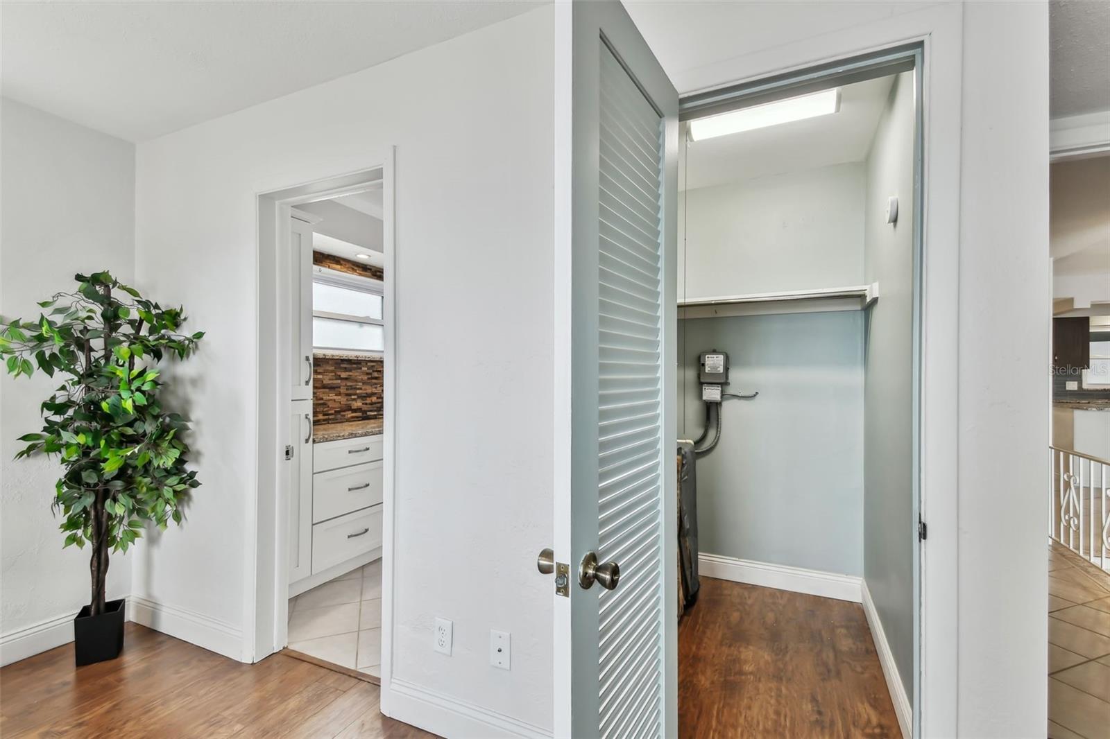 Image 23 of 28 For 800 Madonna Boulevard 2