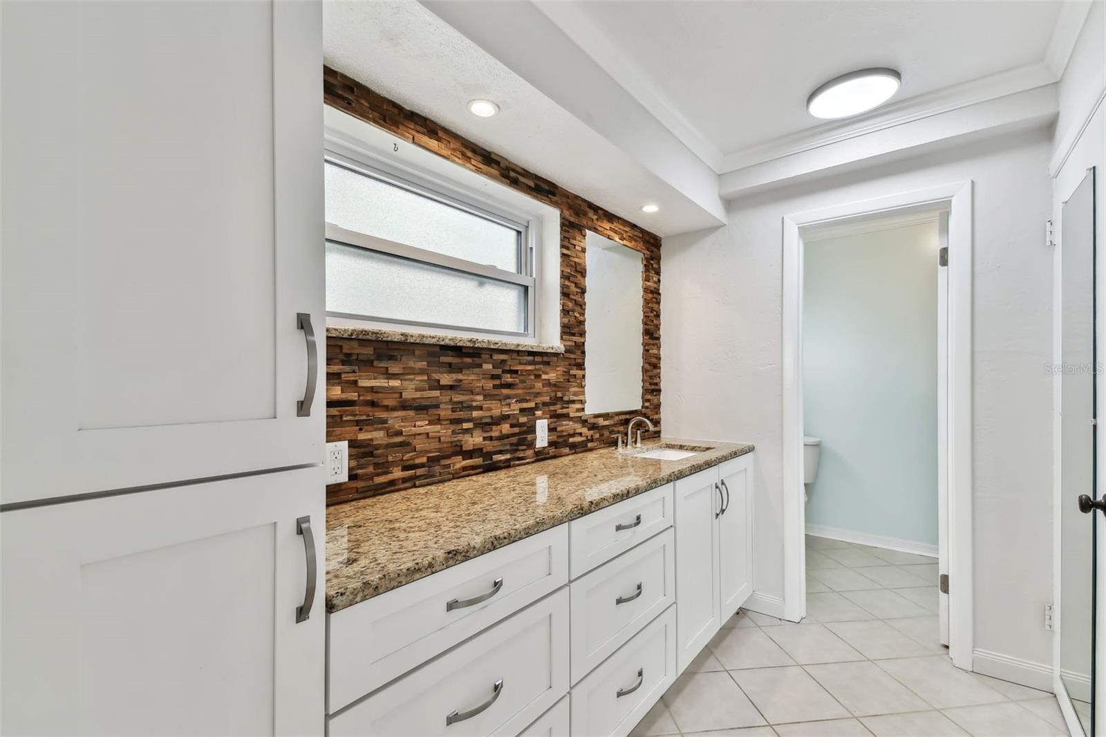 Image 24 of 28 For 800 Madonna Boulevard 2