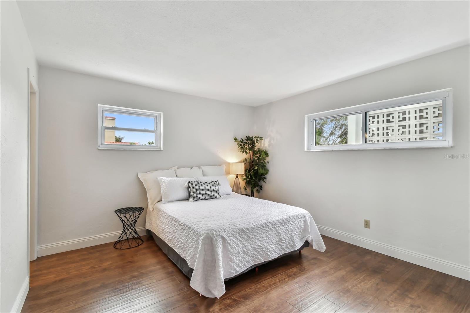 Image 26 of 28 For 800 Madonna Boulevard 2