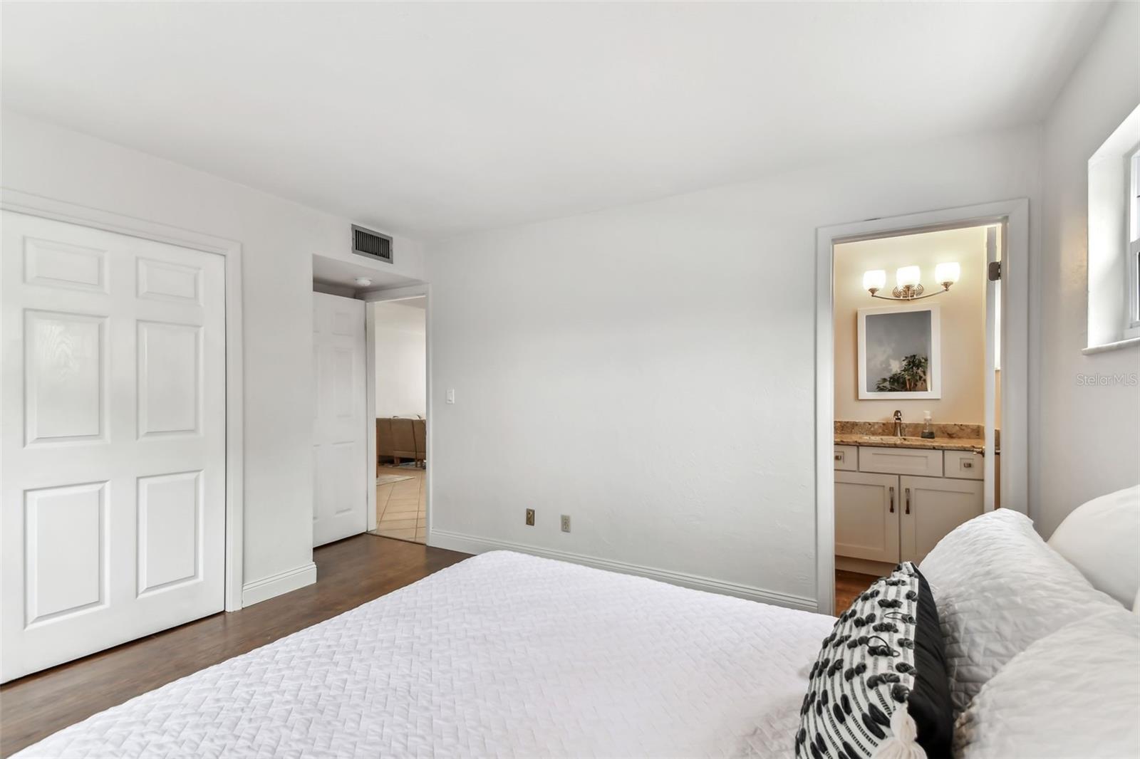 Image 27 of 28 For 800 Madonna Boulevard 2