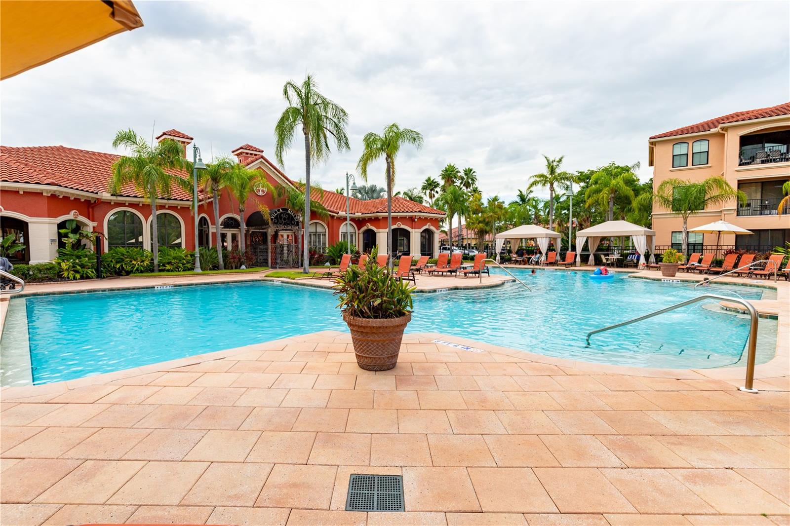 Image 42 of 50 For 2724 Via Murano 639