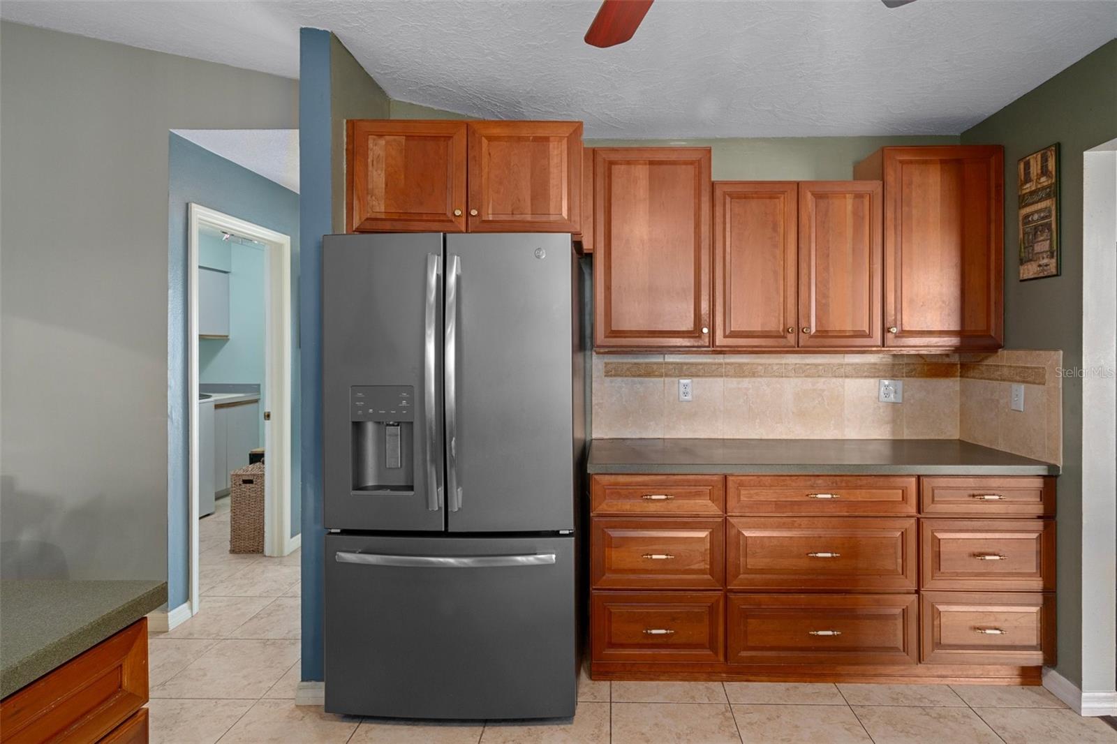 Listing photo id 19 for 204 Oak Lake Drive