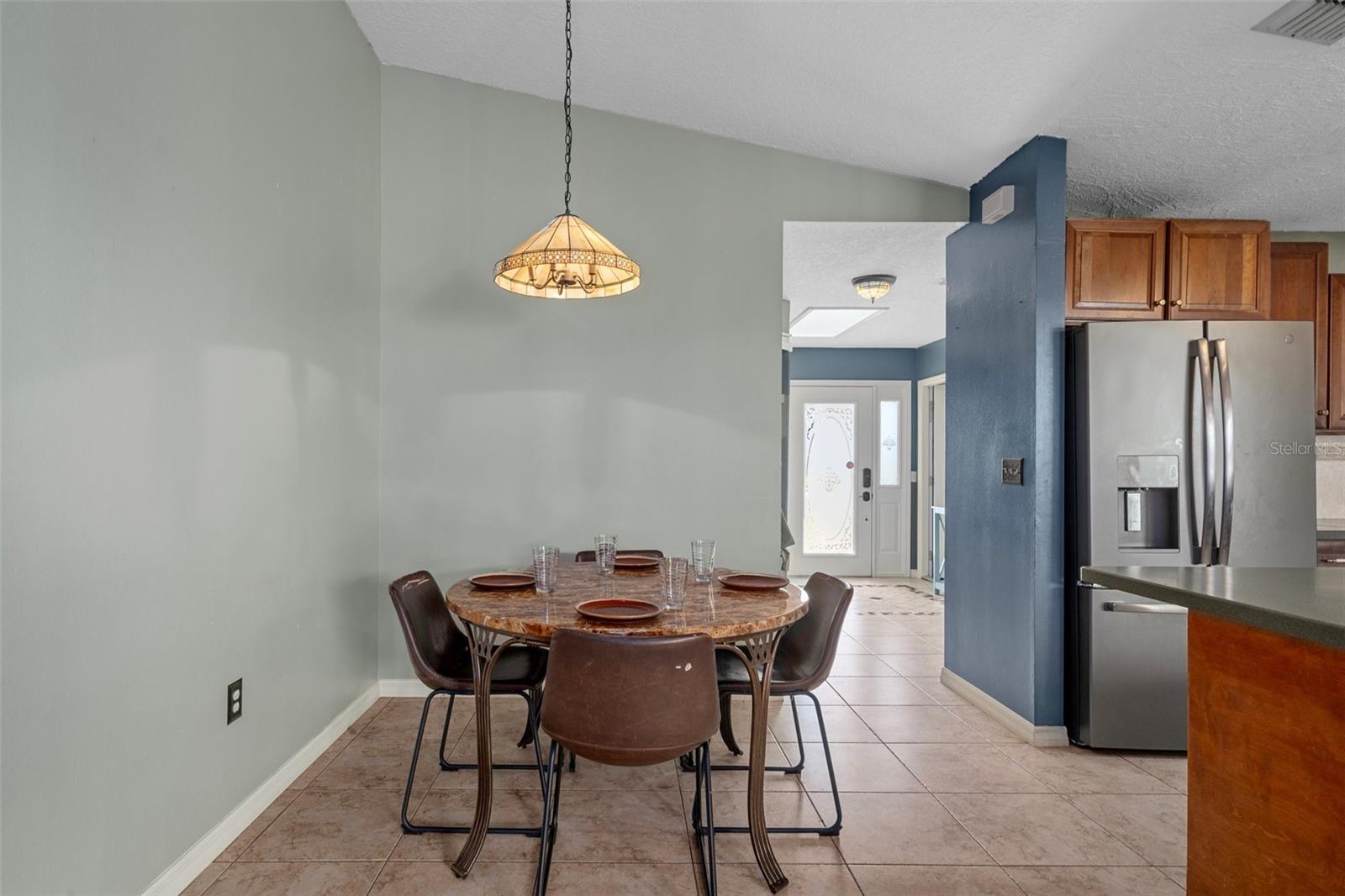 Listing photo id 24 for 204 Oak Lake Drive