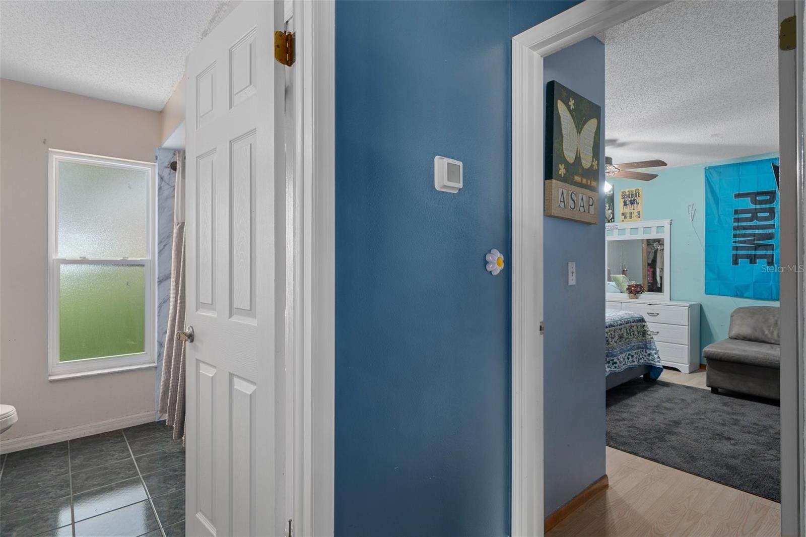 Listing photo id 40 for 204 Oak Lake Drive