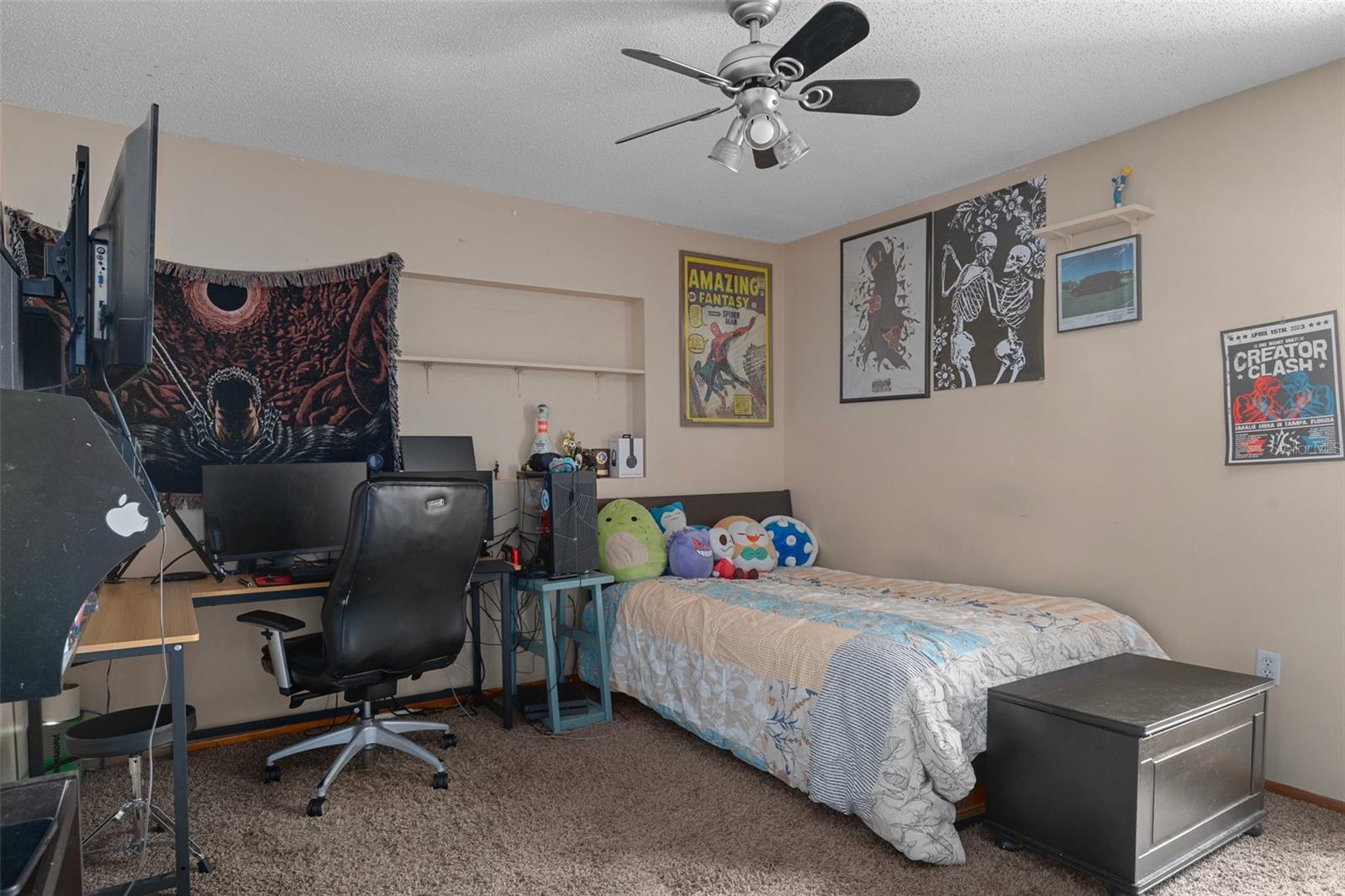 Listing photo id 45 for 204 Oak Lake Drive