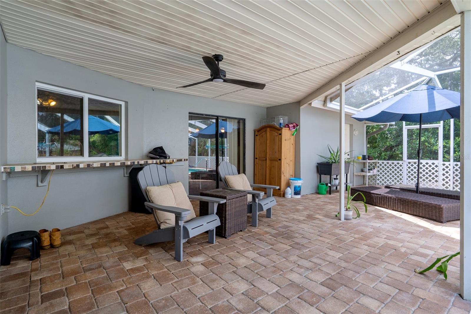 Listing photo id 57 for 204 Oak Lake Drive