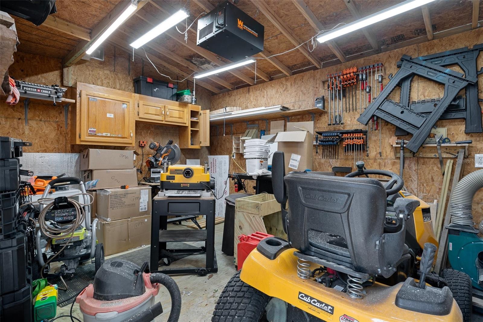 Listing photo id 62 for 204 Oak Lake Drive