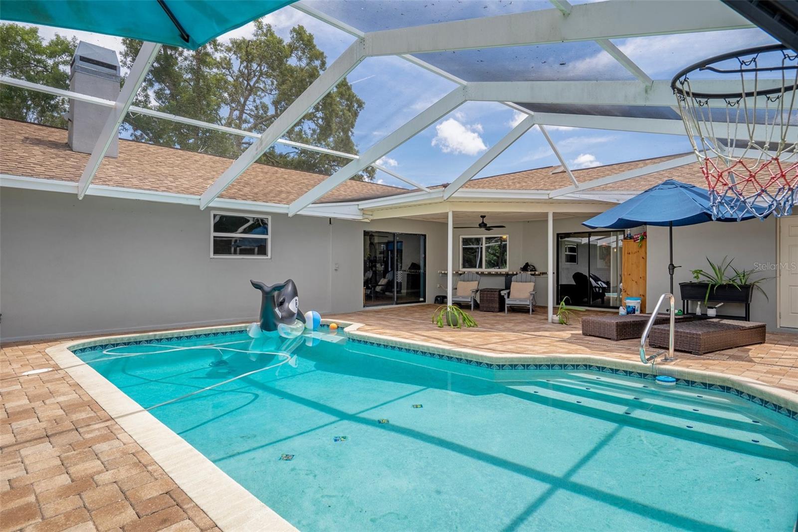 Listing photo id 64 for 204 Oak Lake Drive
