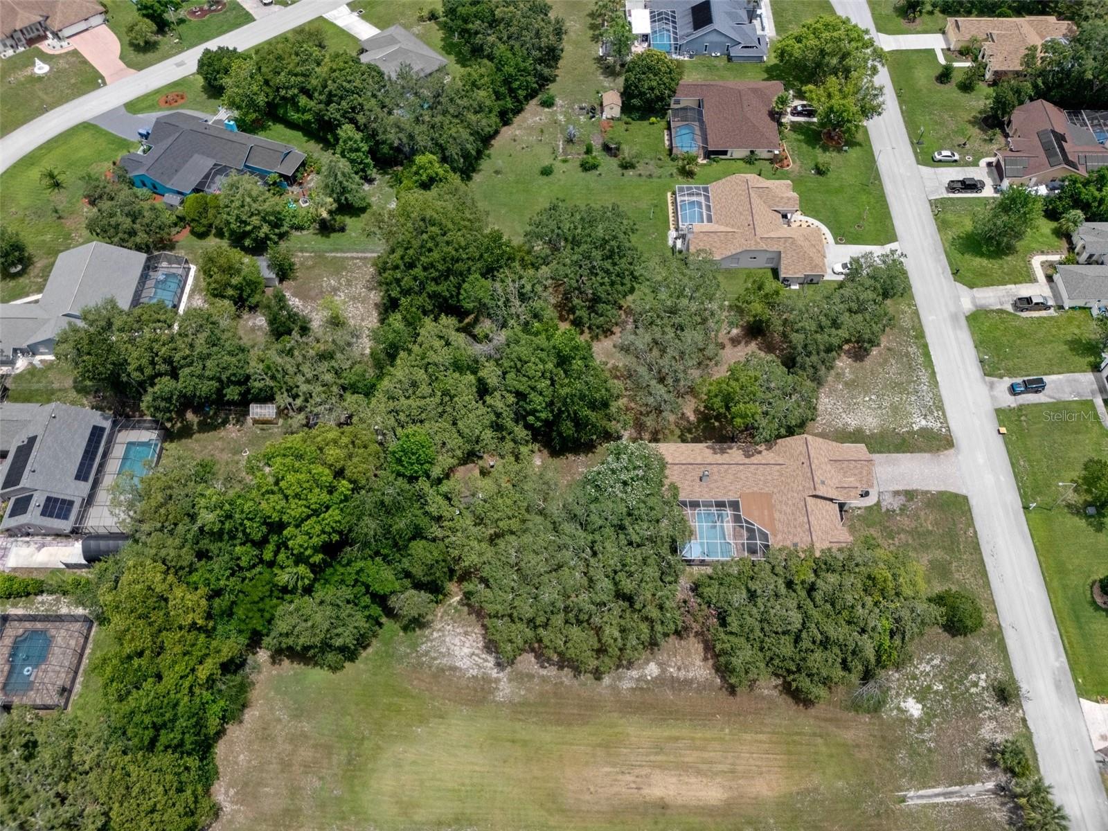 Listing photo id 73 for 204 Oak Lake Drive