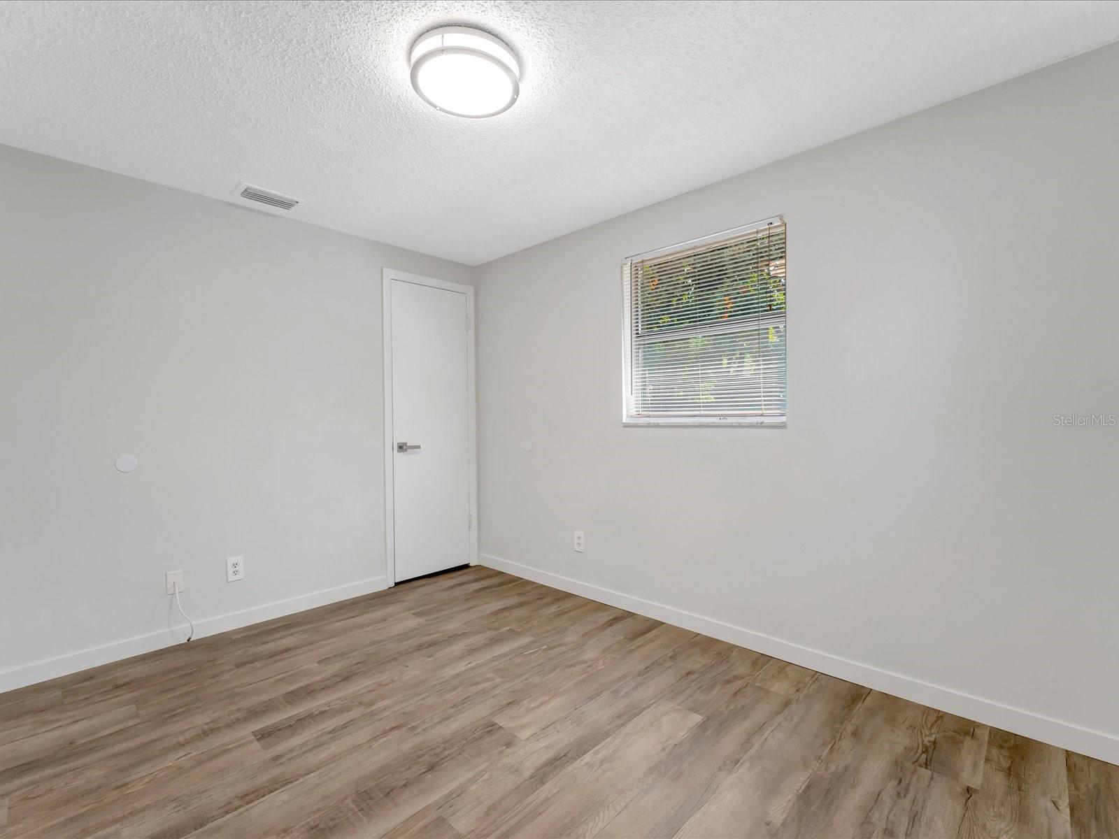 Image 14 of 20 For 1135 17th Avenue Sw