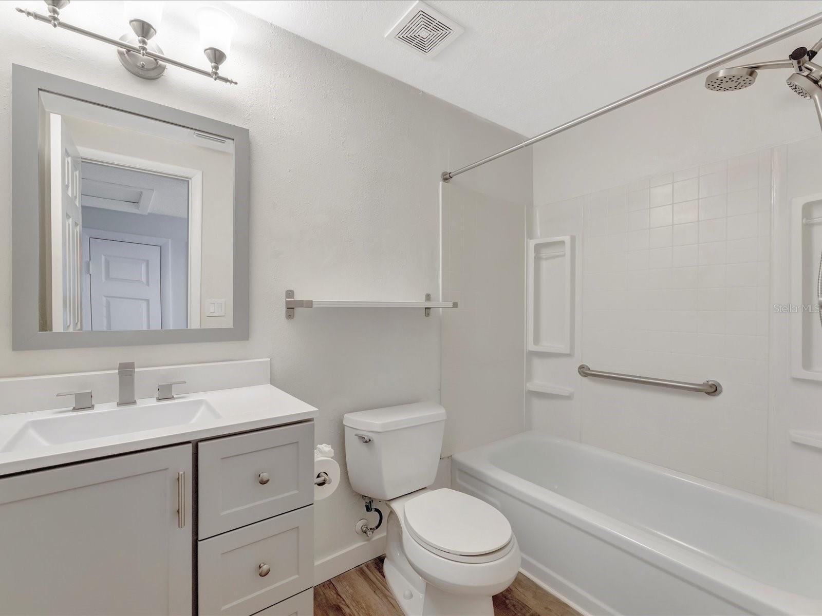 Image 16 of 20 For 1135 17th Avenue Sw