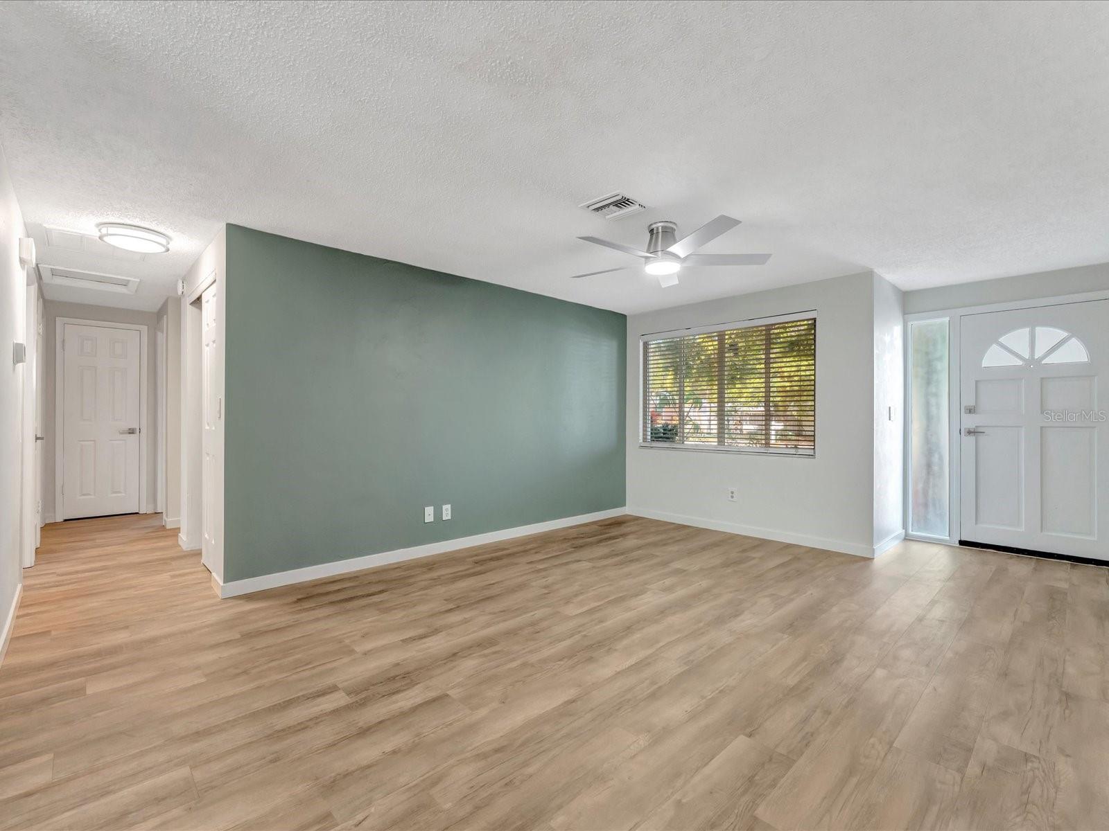 Image 5 of 20 For 1135 17th Avenue Sw