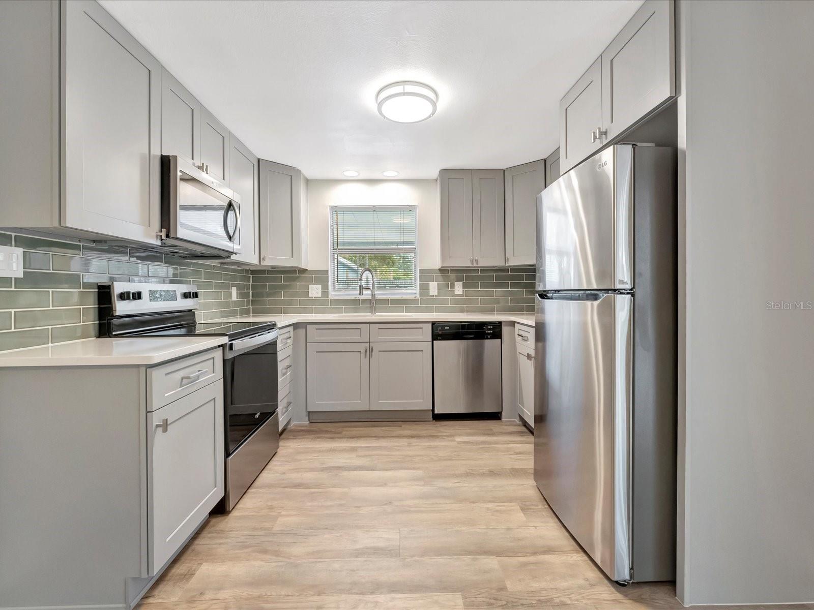 Image 7 of 20 For 1135 17th Avenue Sw