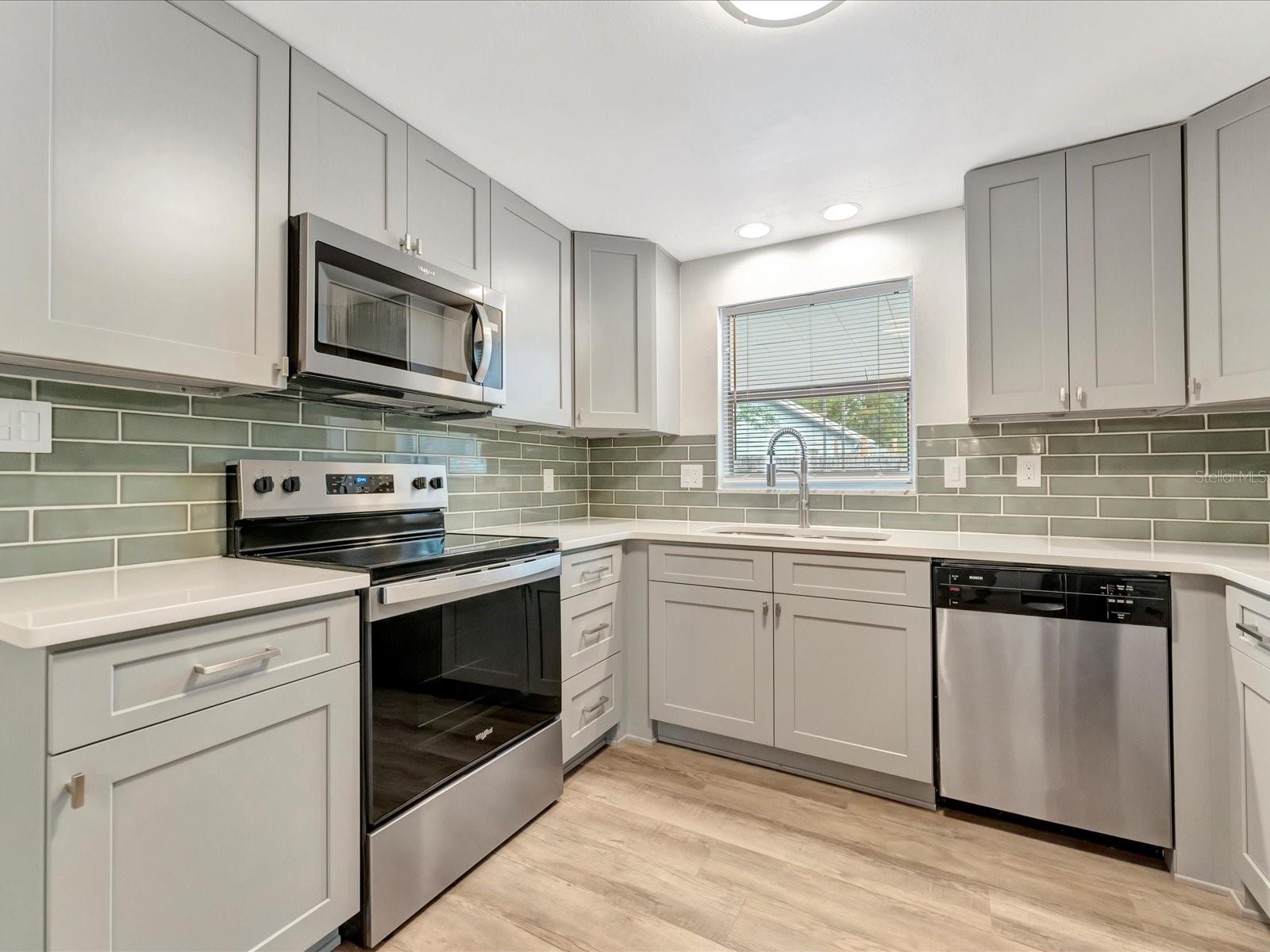 Image 8 of 20 For 1135 17th Avenue Sw