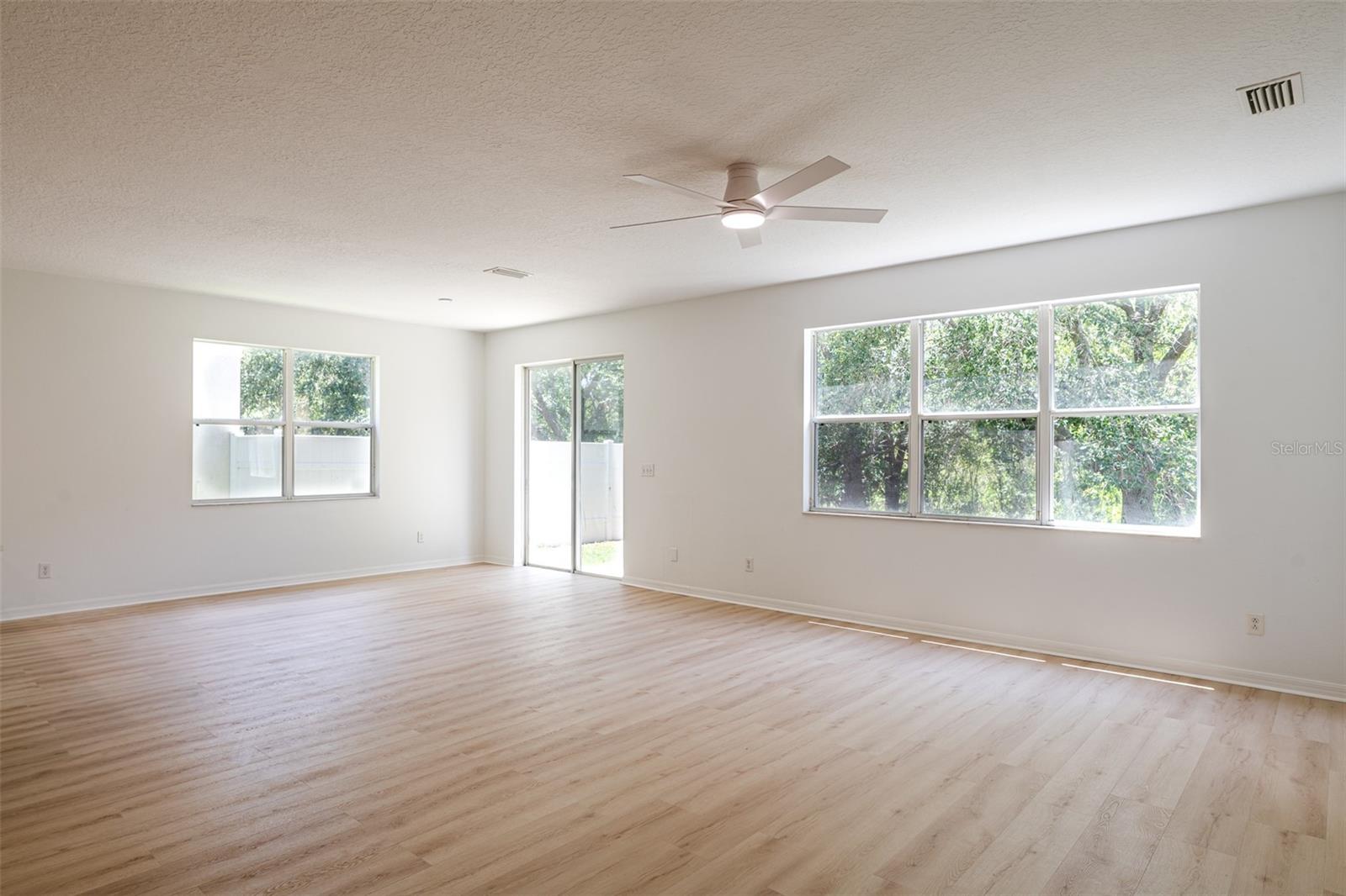 Image 21 of 44 For 10605 Marsanne Place