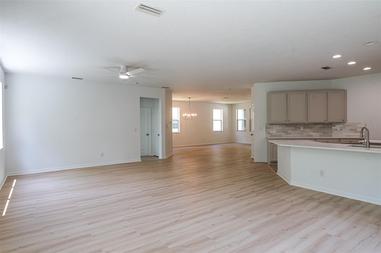 Image 7 of 44 For 10605 Marsanne Place