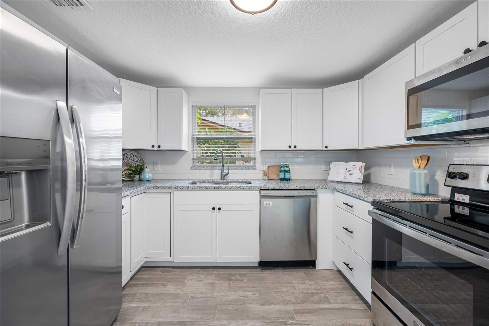 Image 11 of 29 For 2326 Auburn Street S