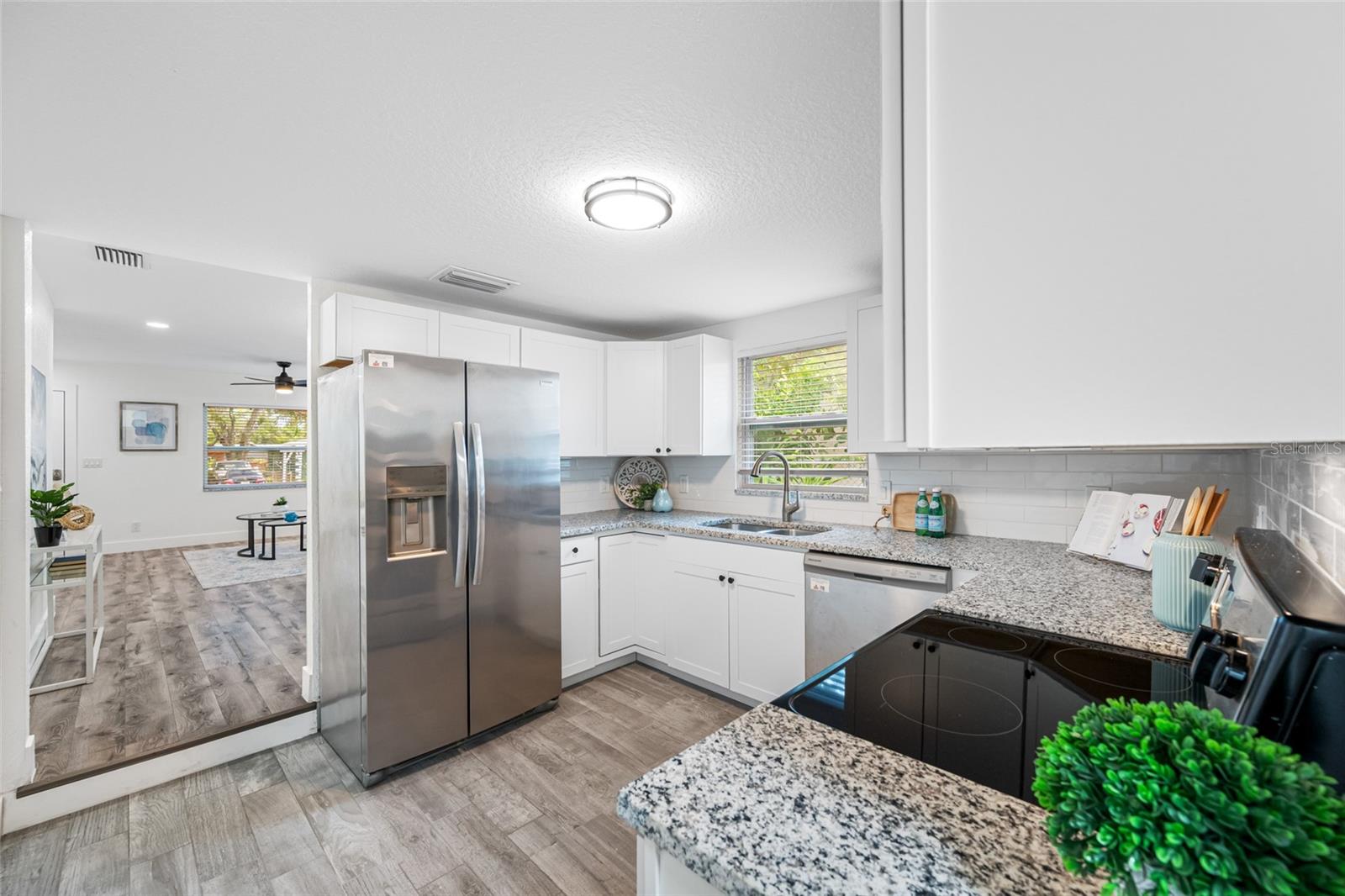 Image 12 of 29 For 2326 Auburn Street S