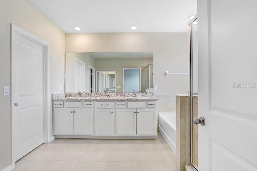 Image 40 of 50 For 5430 Thistle Field Court
