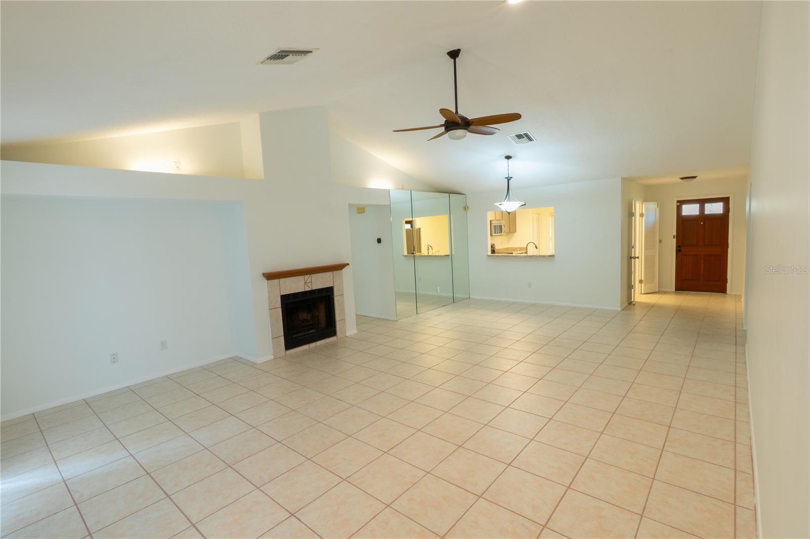 Image 13 of 32 For 15028 Redcliff Drive