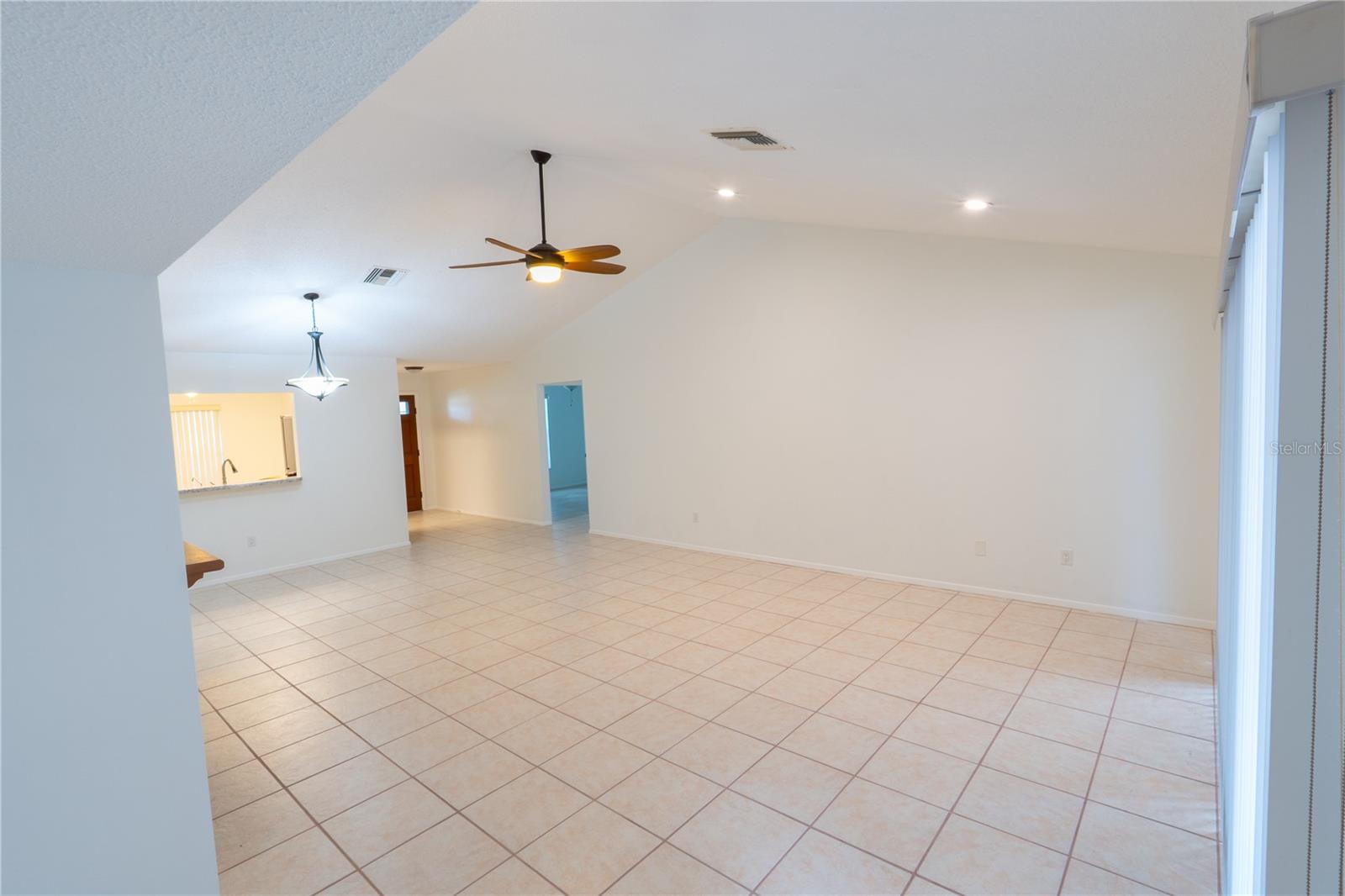 Image 14 of 32 For 15028 Redcliff Drive