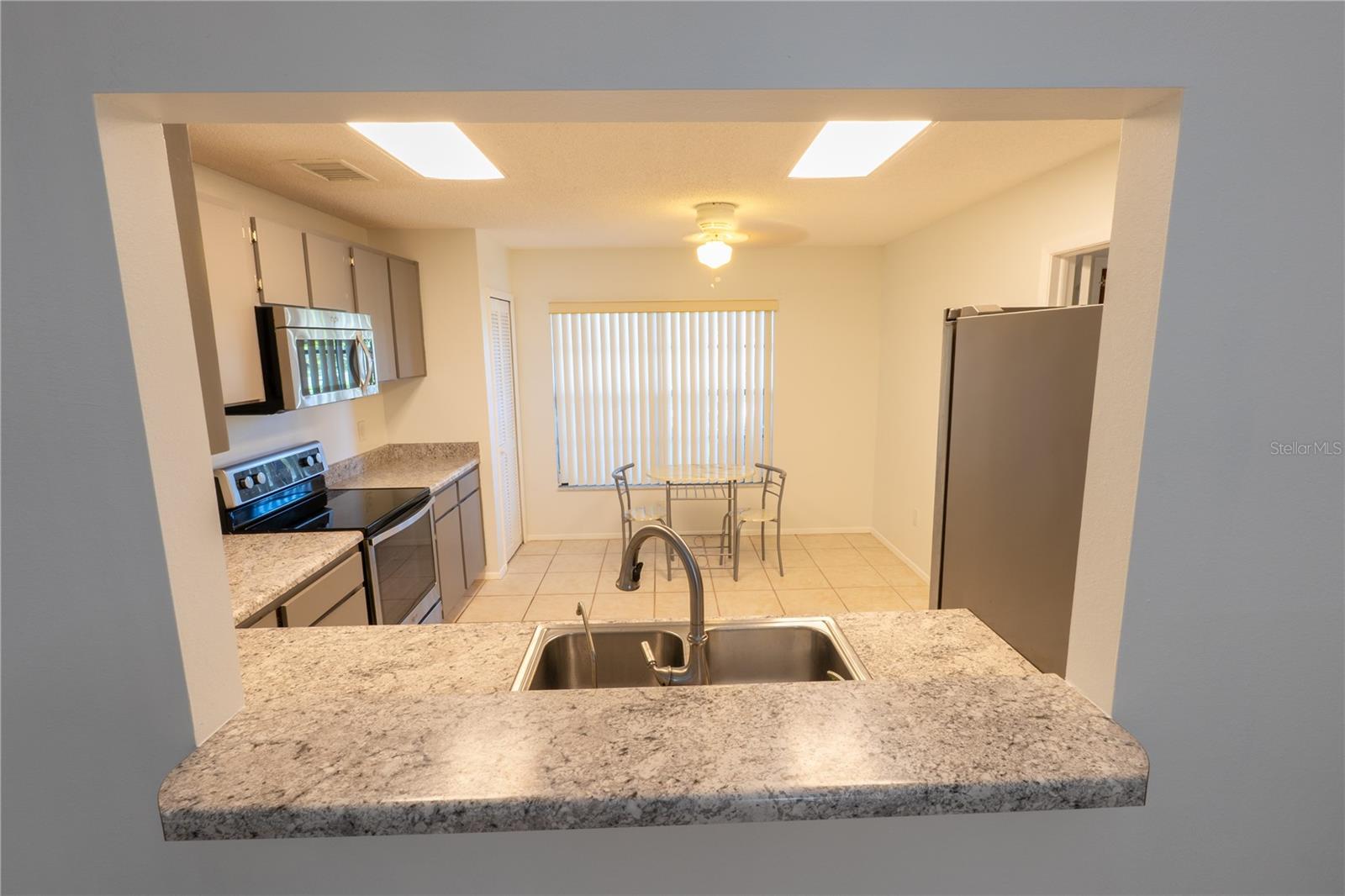 Image 15 of 32 For 15028 Redcliff Drive