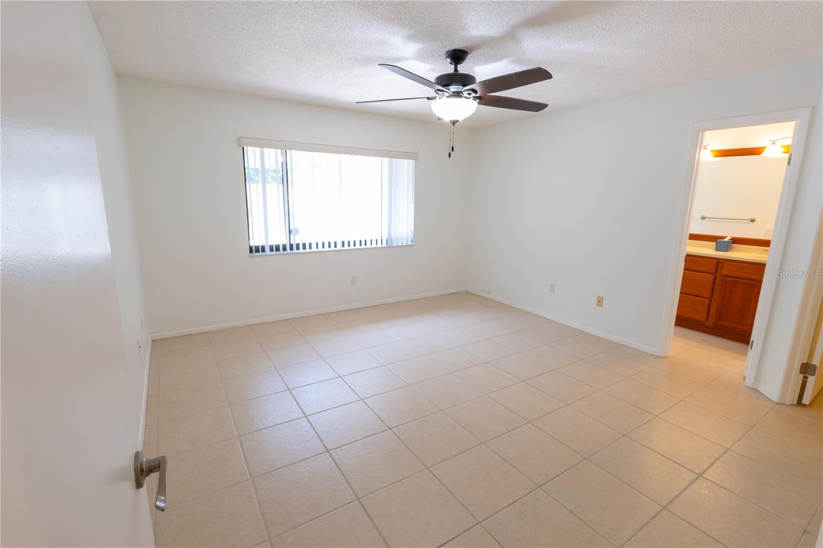 Image 18 of 32 For 15028 Redcliff Drive