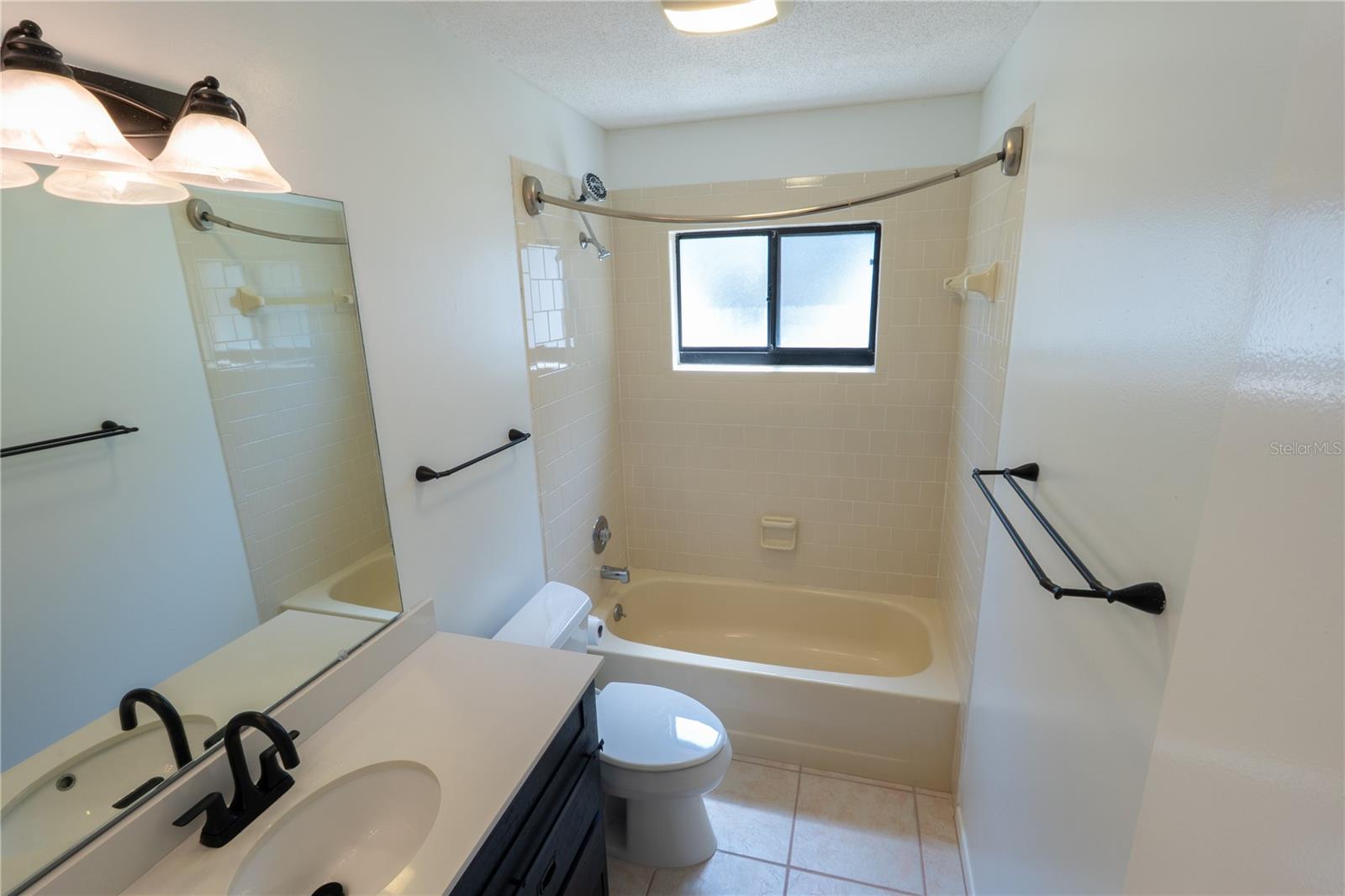 Image 29 of 32 For 15028 Redcliff Drive
