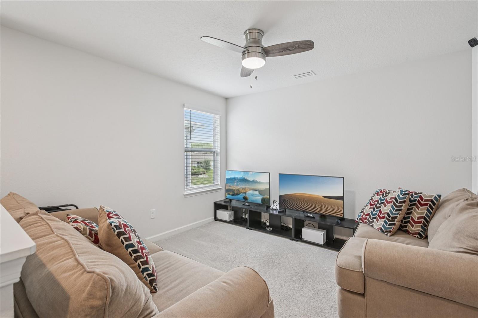 Image 17 of 40 For 10580 Gliding Eagle Way