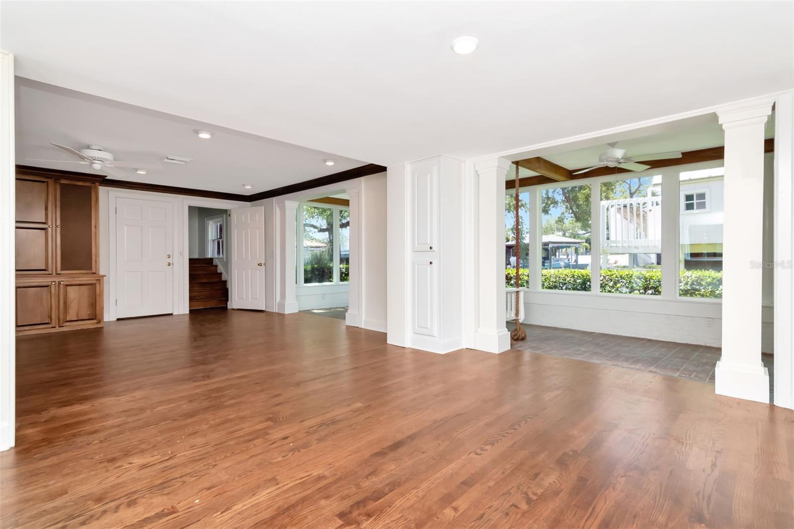 Image 18 of 53 For 560 Bosphorous Avenue