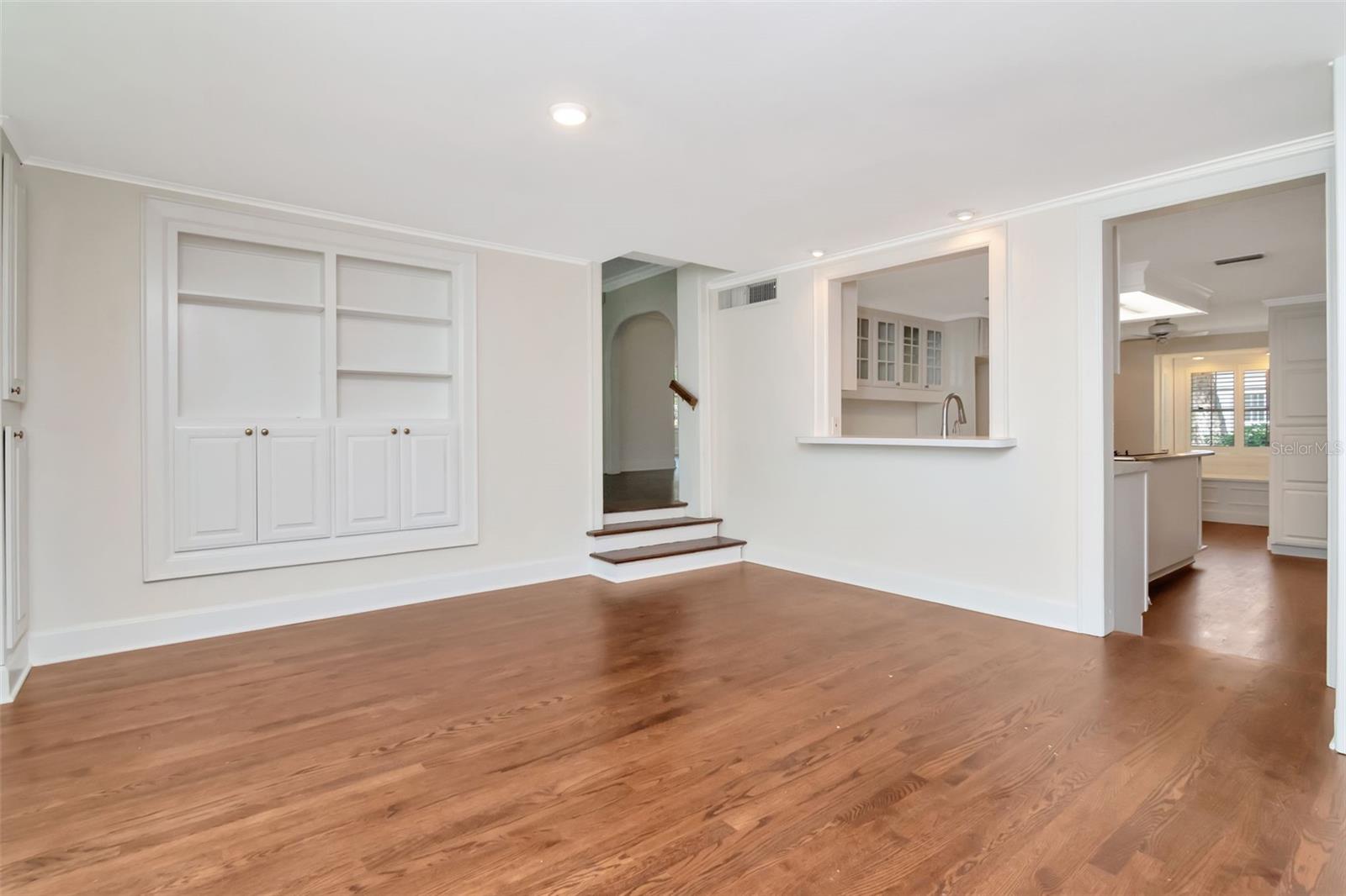 Image 20 of 53 For 560 Bosphorous Avenue