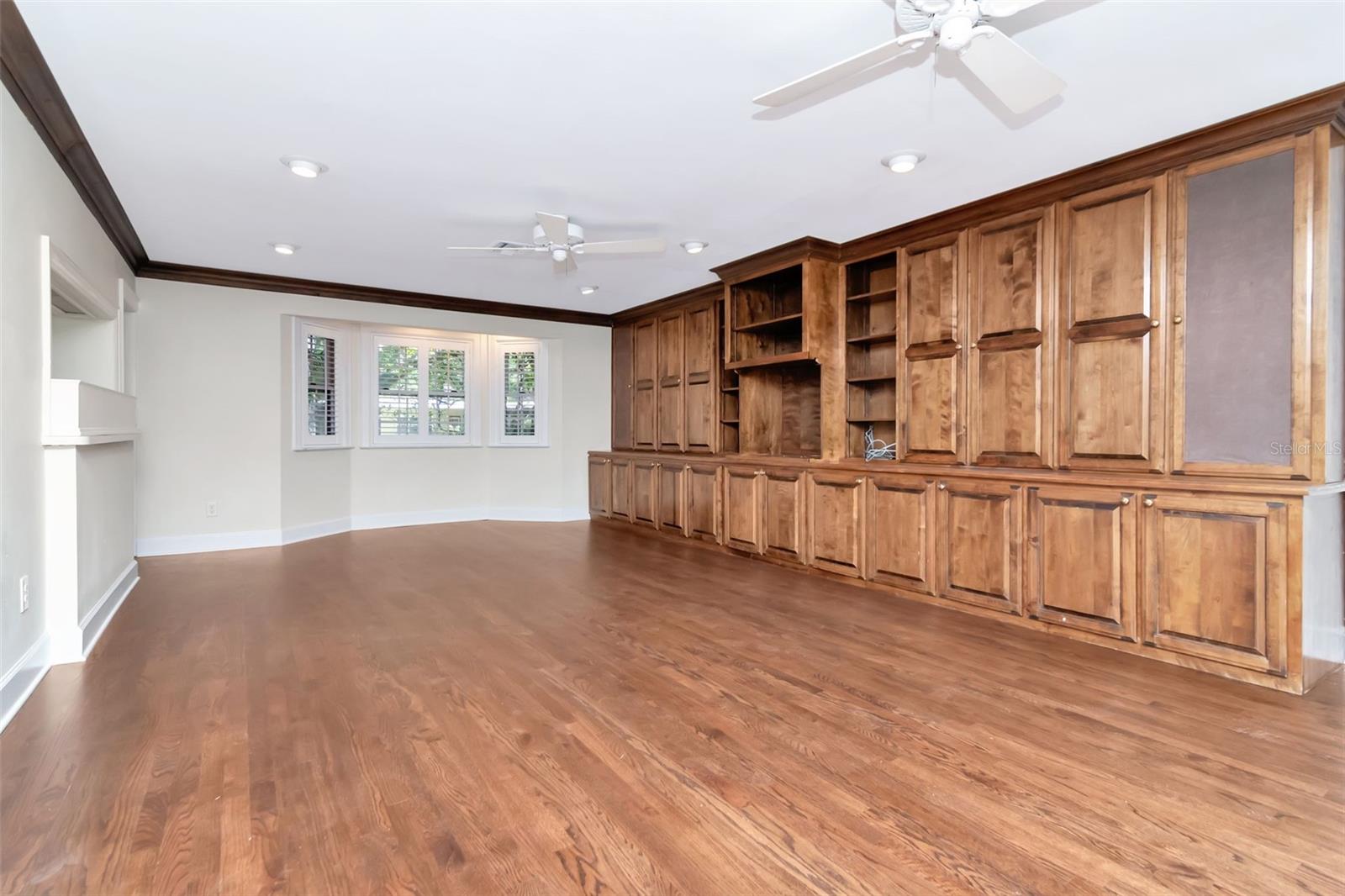 Image 22 of 53 For 560 Bosphorous Avenue
