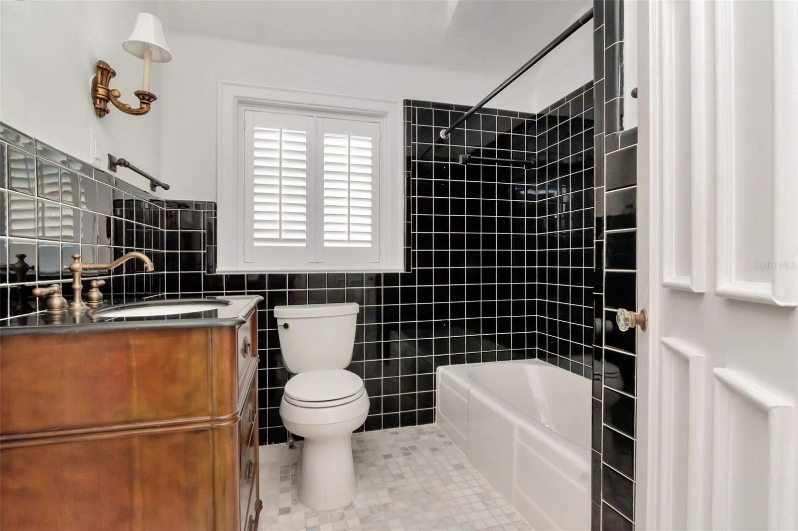 Image 34 of 53 For 560 Bosphorous Avenue