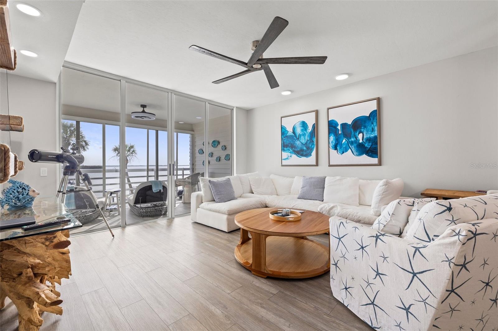 Image 10 of 28 For 615 Dream Island Place 210