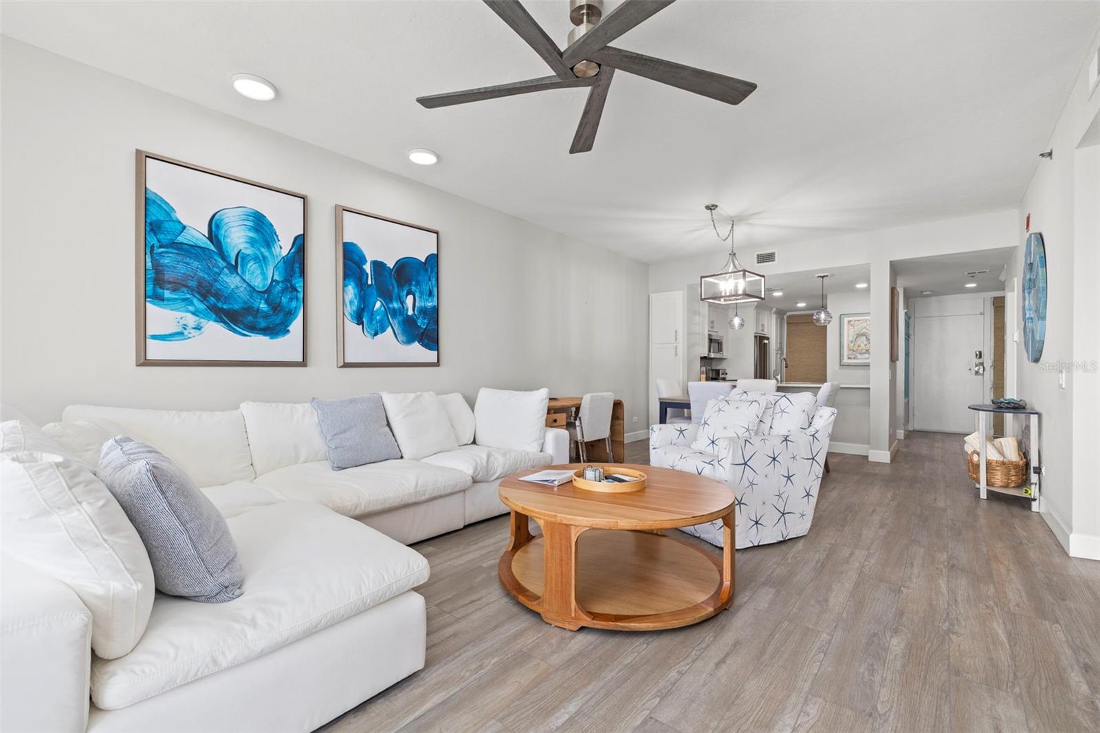 Image 11 of 28 For 615 Dream Island Place 210