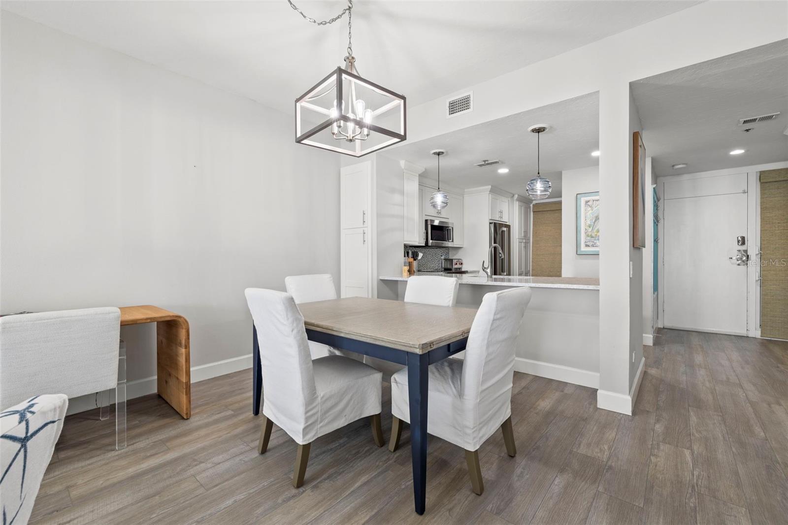 Image 8 of 28 For 615 Dream Island Place 210