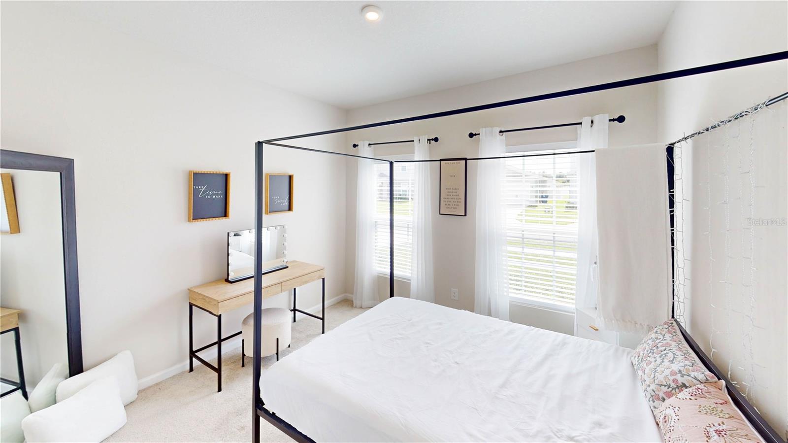 Listing photo id 8 for 191 Brofield Street
