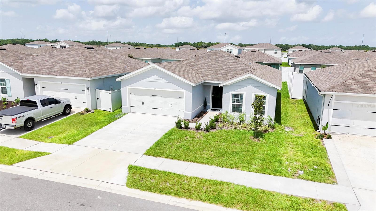 Listing photo id 14 for 191 Brofield Street