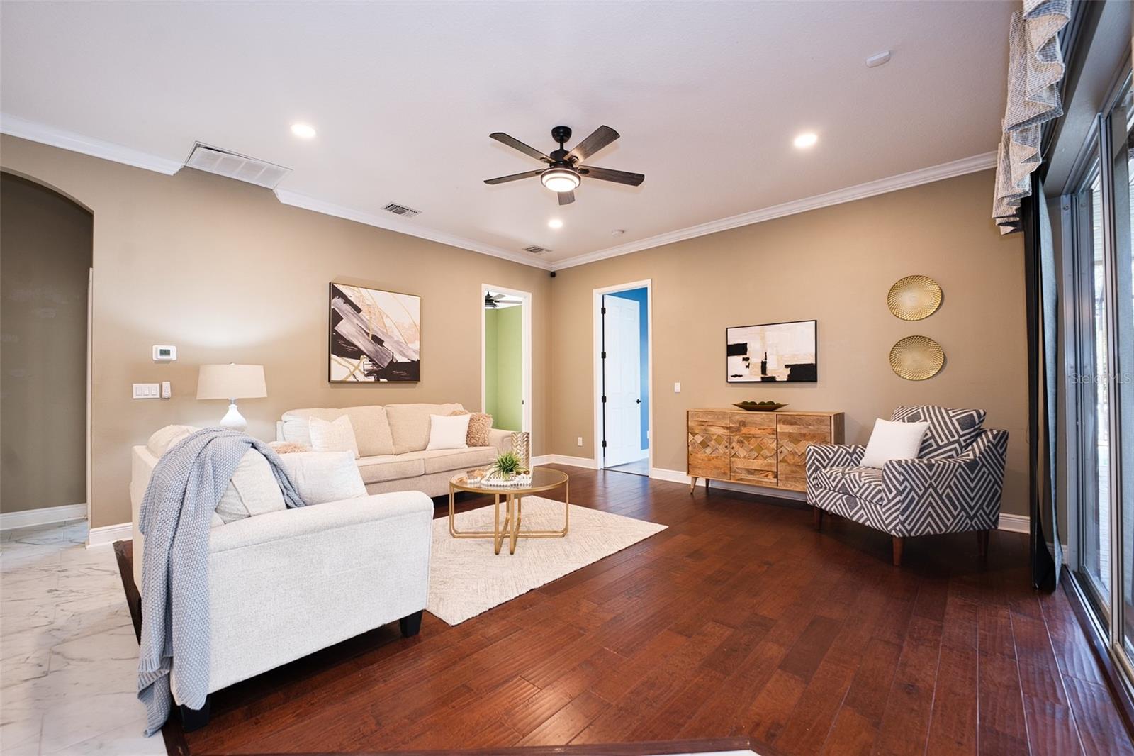 Listing photo id 12 for 10513 Palm Cove Avenue