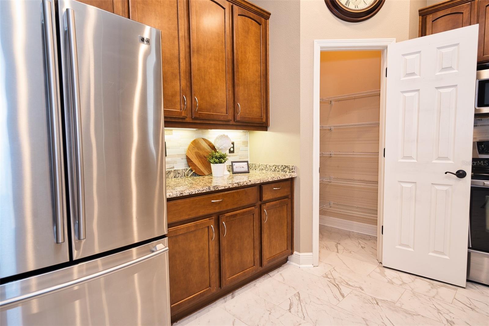 Listing photo id 18 for 10513 Palm Cove Avenue