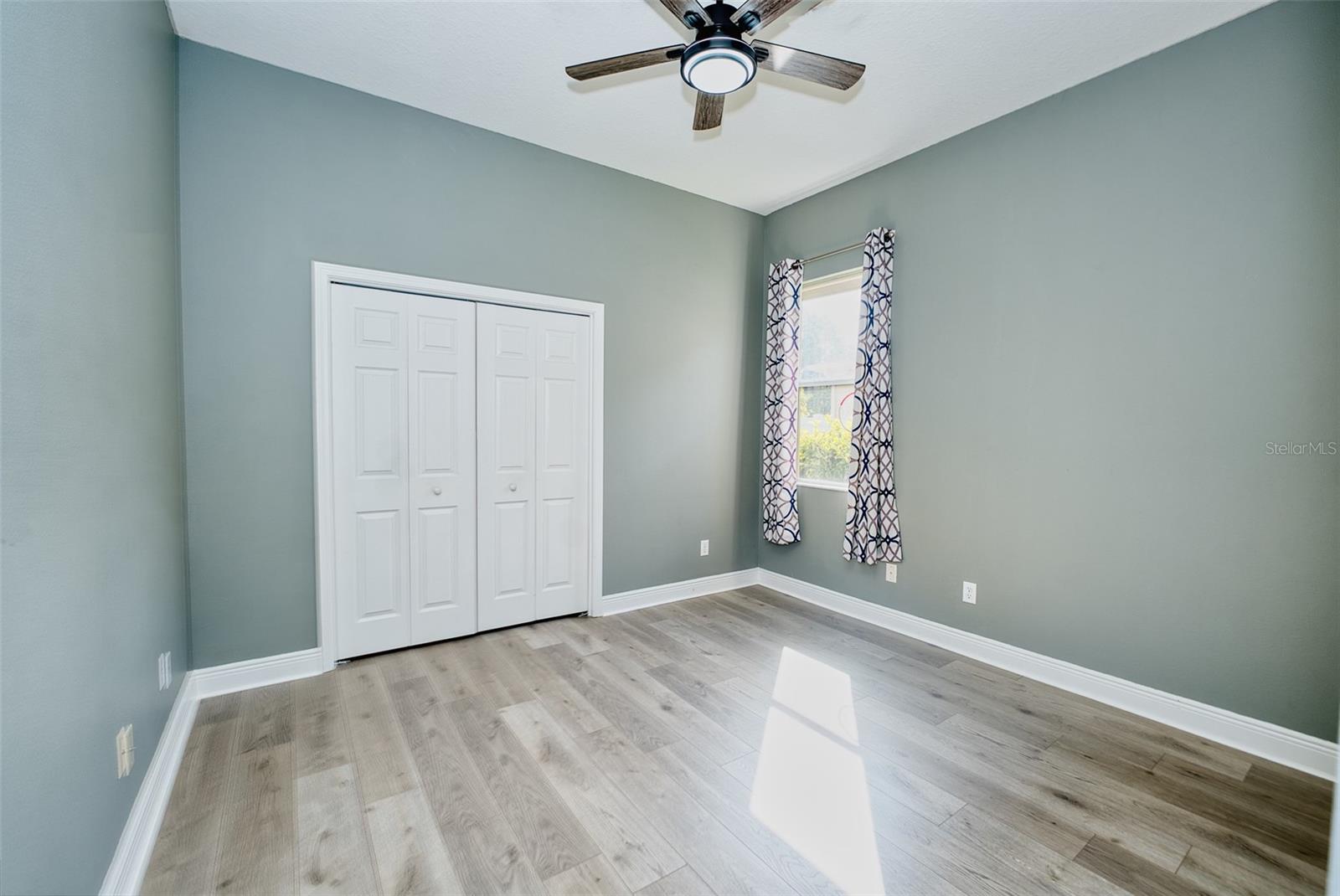 Listing photo id 22 for 10513 Palm Cove Avenue