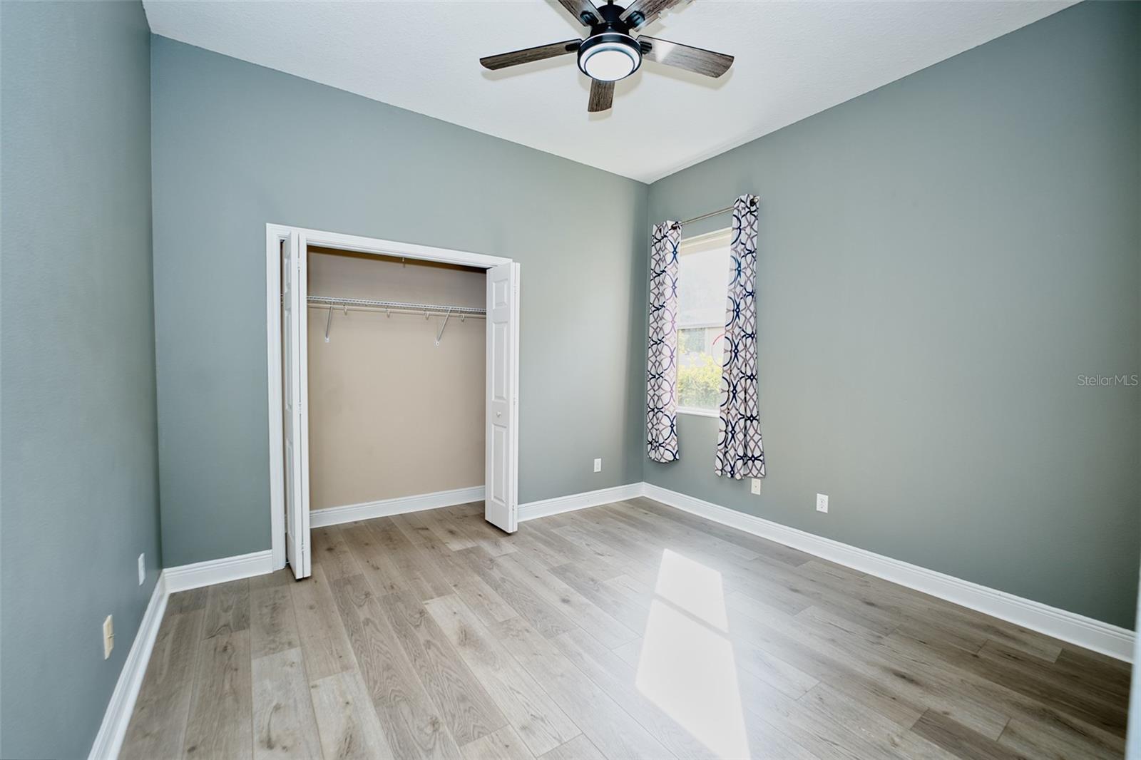 Listing photo id 23 for 10513 Palm Cove Avenue