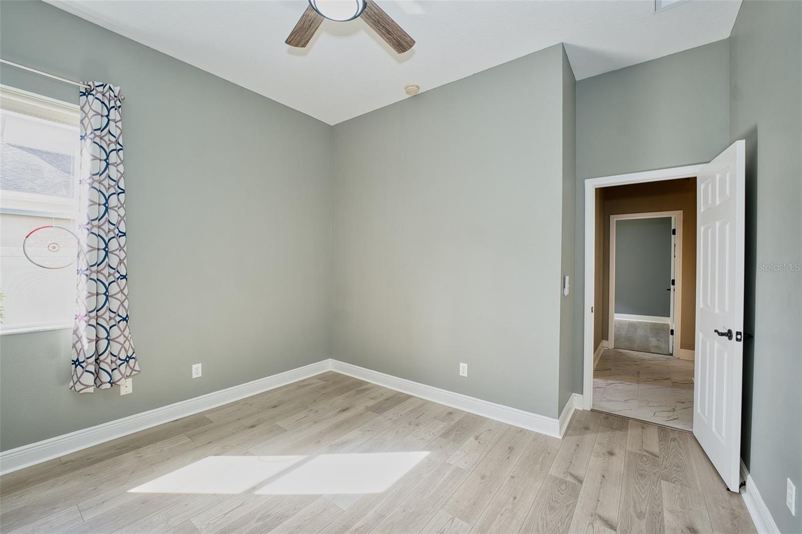 Listing photo id 24 for 10513 Palm Cove Avenue