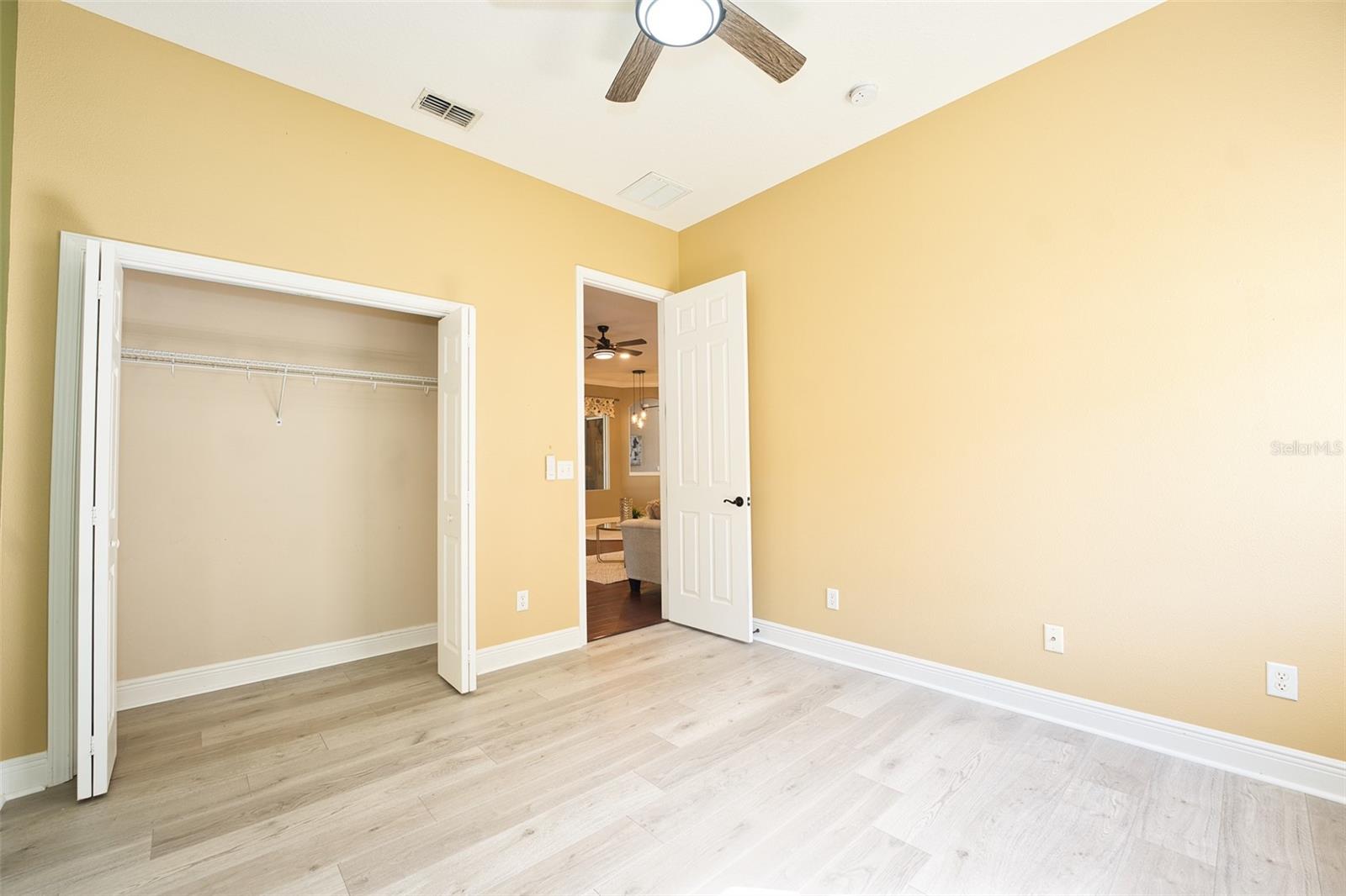 Listing photo id 39 for 10513 Palm Cove Avenue